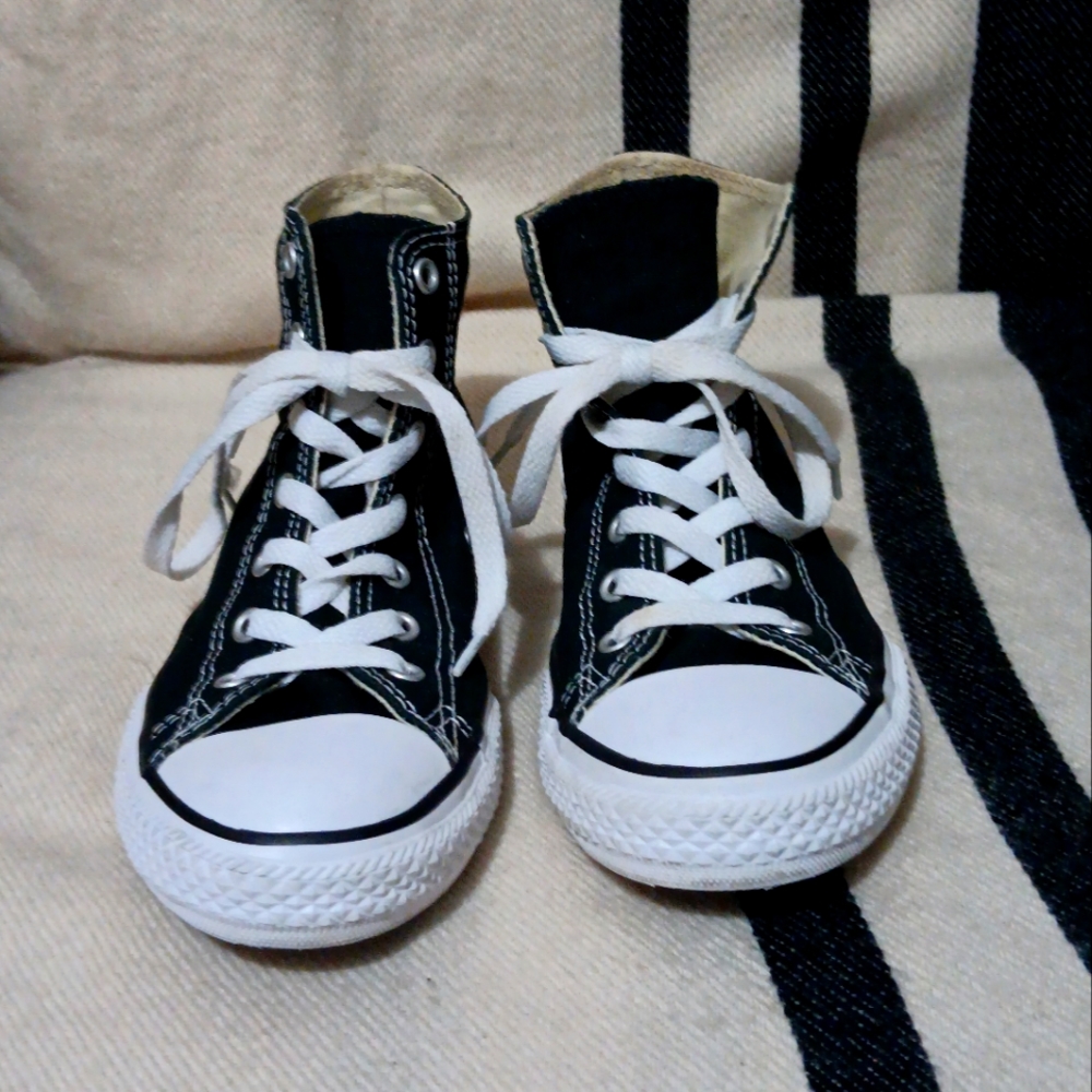 Black and White Converse High Tops Great Condition Worn a Few Times